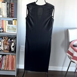 Long dress, very elegant for cocktail parties etc . Size 44 (FR).